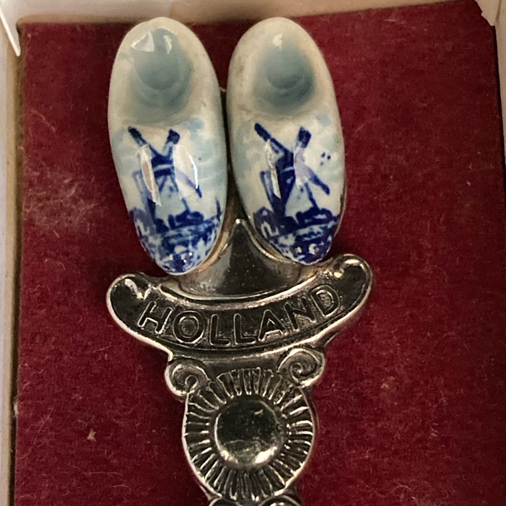 Collectable Tea Spoon - Picture 2 of 3